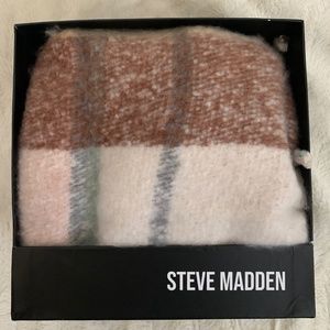 Steve Madden scarf